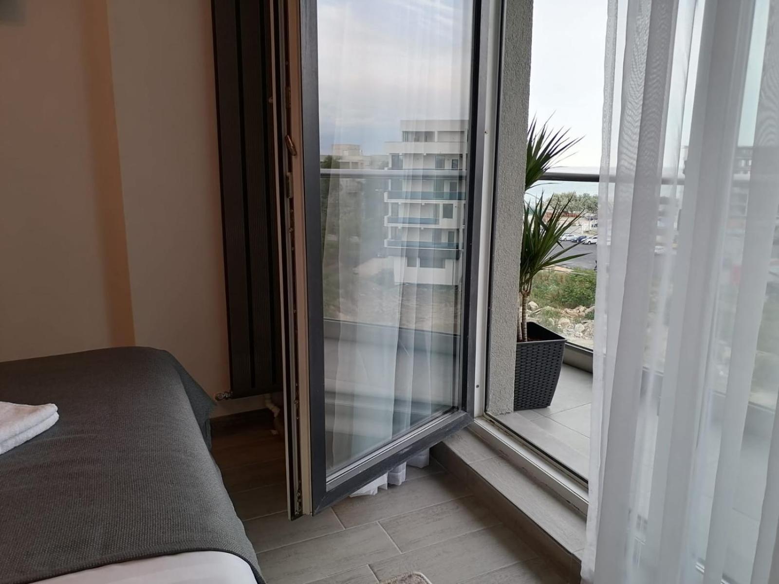 Alesea Ap-Alezzi Beach Resort 那沃达利 外观 照片